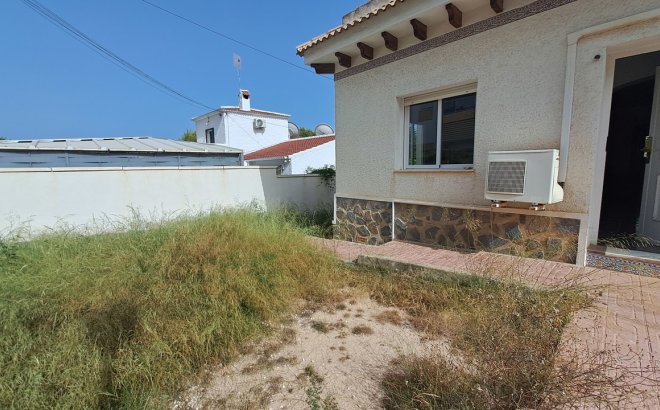 Resale - Villa -
Villamartin - Costa Blanca