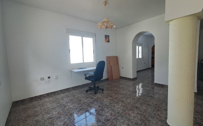 Resale - Villa -
Villamartin - Costa Blanca