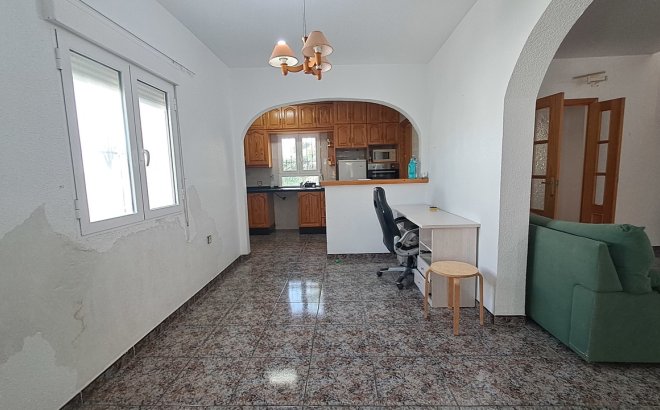 Resale - Villa -
Villamartin - Costa Blanca