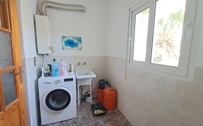 Resale - Villa -
Villamartin - Costa Blanca