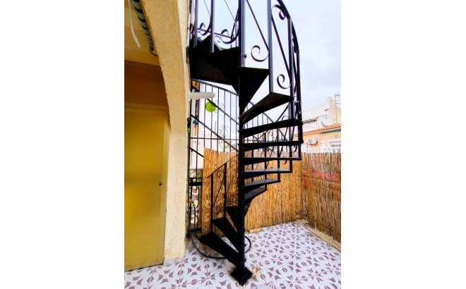 Herverkoop - Town House -
San Fulgencio - La Marina - Urb. La Marina