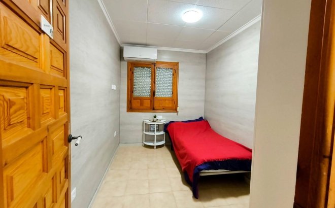 Herverkoop - Town House -
San Fulgencio - La Marina - Urb. La Marina