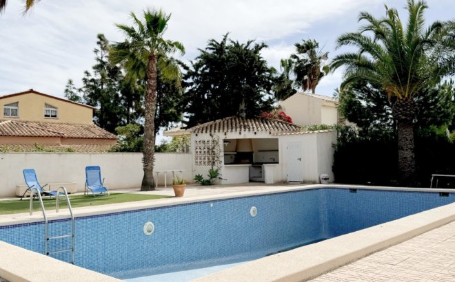 Resale - Villa -
Orihuela Costa - Costa Blanca