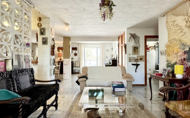 Resale - Villa -
Orihuela Costa - Costa Blanca