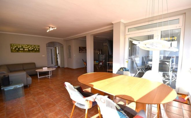 Resale - Villa -
Orihuela Costa - La Zenia