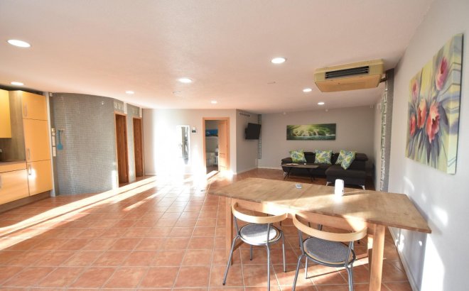 Resale - Villa -
Orihuela Costa - La Zenia