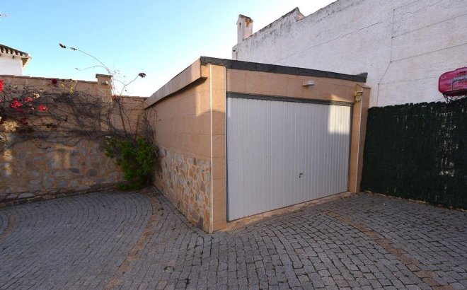 Resale - Villa -
Orihuela Costa - La Zenia