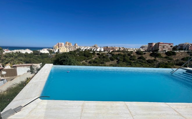 Resale - Villa -
La Mata - Costa Blanca