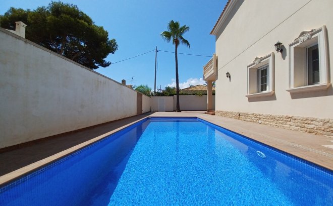 Herverkoop - Villa -
Cabo Roig - Costa Blanca
