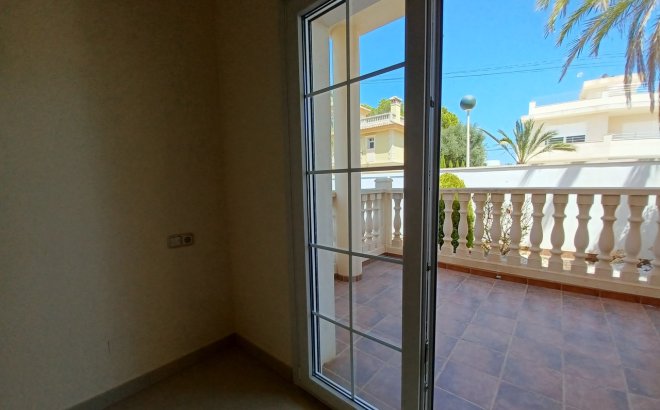 Herverkoop - Villa -
Cabo Roig - Costa Blanca