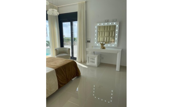 Resale - Villa -
San Miguel de Salinas - Altos De San Miguel