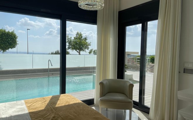 Resale - Villa -
San Miguel de Salinas - Altos De San Miguel