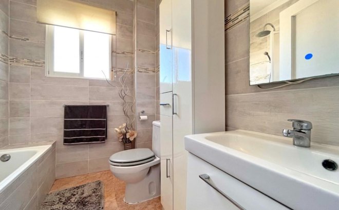 Resale - Villa -
La Zenia - Costa Blanca