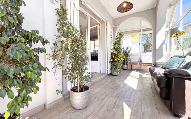 Resale - Villa -
La Zenia - Costa Blanca