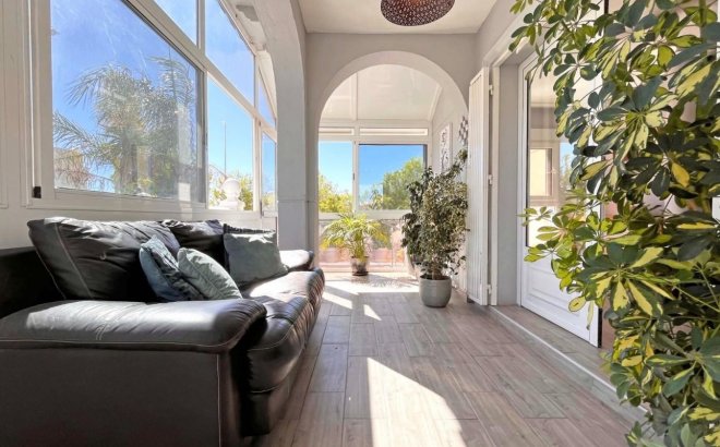 Resale - Villa -
La Zenia - Costa Blanca