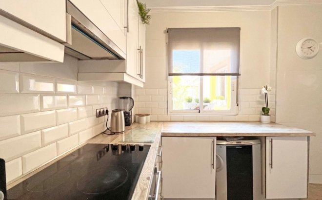 Resale - Villa -
La Zenia - Costa Blanca