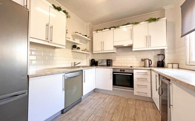 Resale - Villa -
La Zenia - Costa Blanca