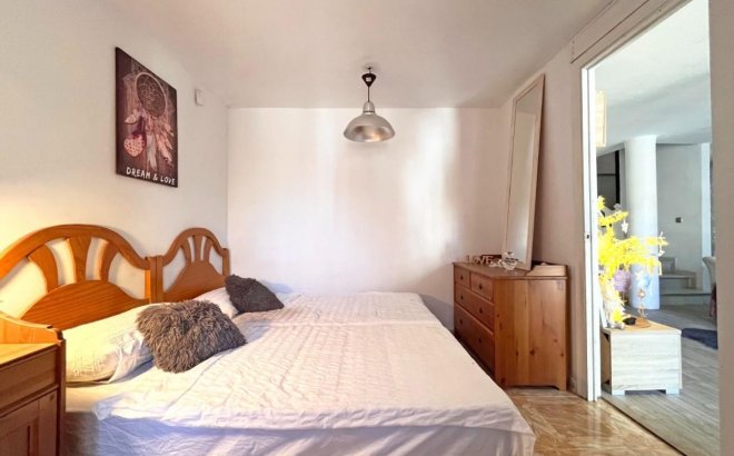 Resale - Villa -
La Zenia - Costa Blanca