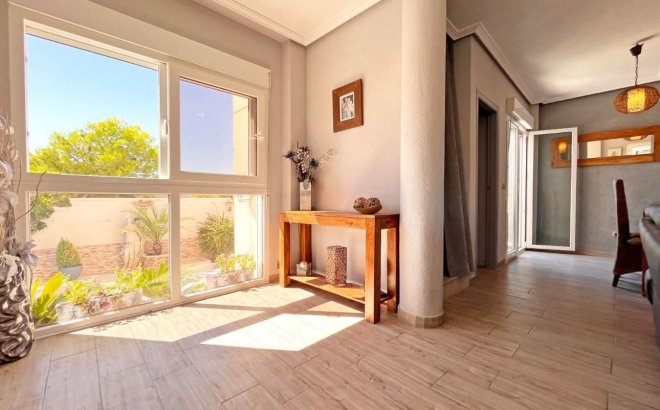 Resale - Villa -
La Zenia - Costa Blanca