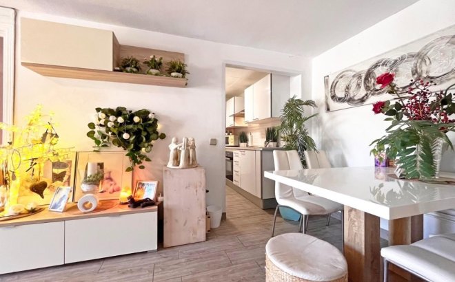 Resale - Villa -
La Zenia - Costa Blanca