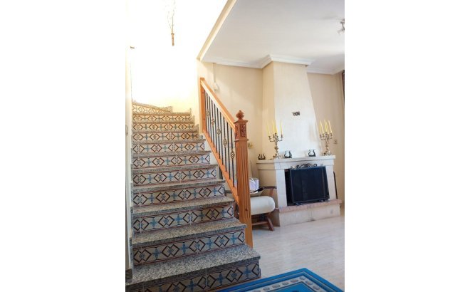 Resale - Bungalow -
Orihuela Costa - PAU 26