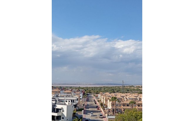 Resale - Bungalow -
Orihuela Costa - PAU 26