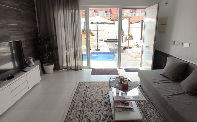 Resale - Villa -
Orihuela Costa - Costa Blanca