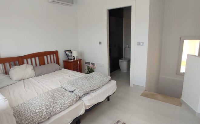 Resale - Villa -
Orihuela Costa - Costa Blanca