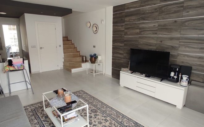 Resale - Villa -
Orihuela Costa - Costa Blanca