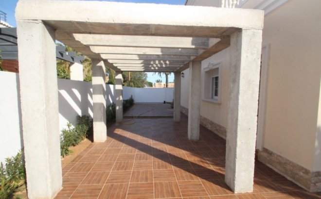 Revente - Villa -
Orihuela Costa - Costa Blanca