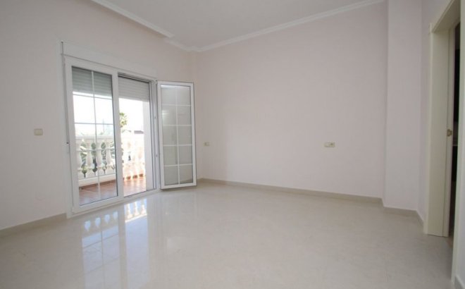 Revente - Villa -
Orihuela Costa - Costa Blanca