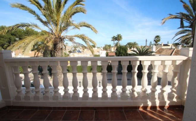 Revente - Villa -
Orihuela Costa - Costa Blanca