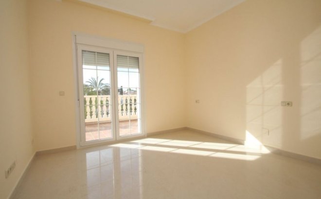 Revente - Villa -
Orihuela Costa - Costa Blanca