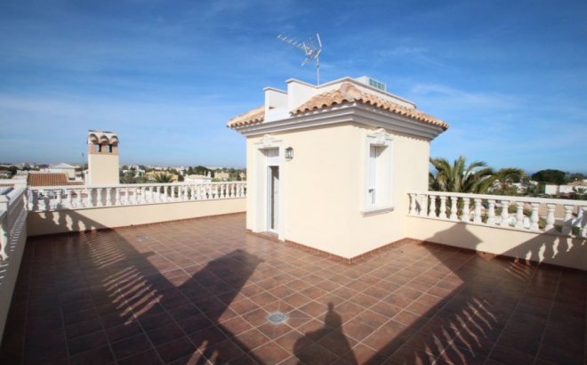 Revente - Villa -
Orihuela Costa - Costa Blanca