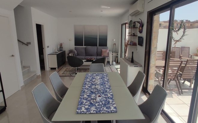 Resale - Villa -
Orihuela Costa - Costa Blanca