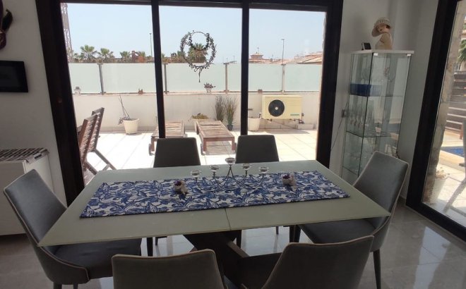 Resale - Villa -
Orihuela Costa - Costa Blanca