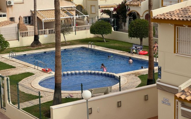 Resale - Villa -
Orihuela Costa - Los Dolses
