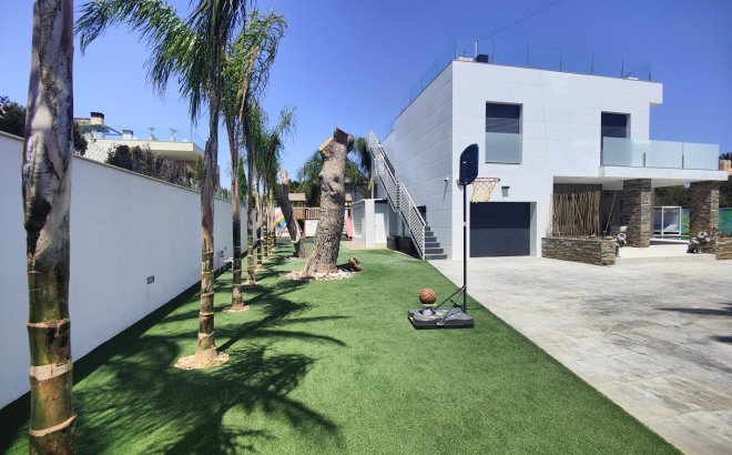 Resale - Villa -
Cabo Roig - Costa Blanca