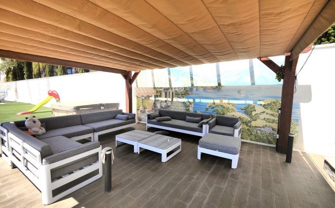 Resale - Villa -
Cabo Roig - Costa Blanca