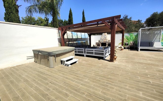 Resale - Villa -
Cabo Roig - Costa Blanca