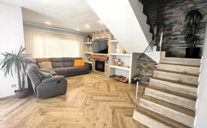 Resale - Villa -
Cabo Roig - Costa Blanca