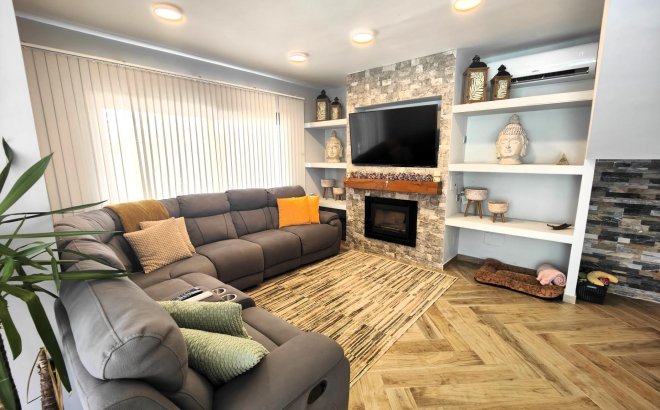 Resale - Villa -
Cabo Roig - Costa Blanca