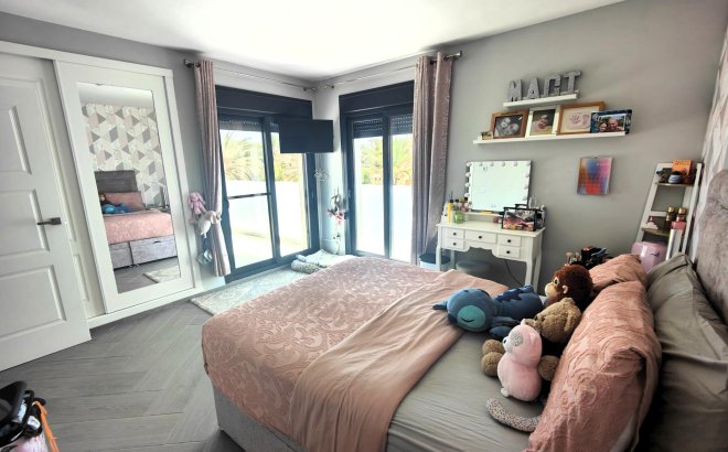 Resale - Villa -
Cabo Roig - Costa Blanca