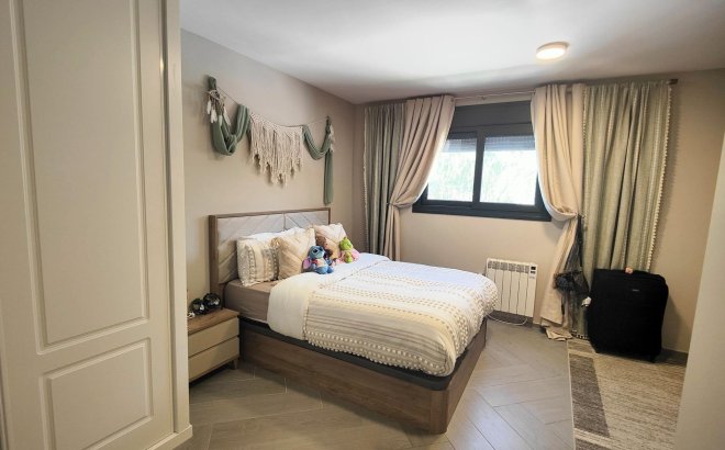 Resale - Villa -
Cabo Roig - Costa Blanca