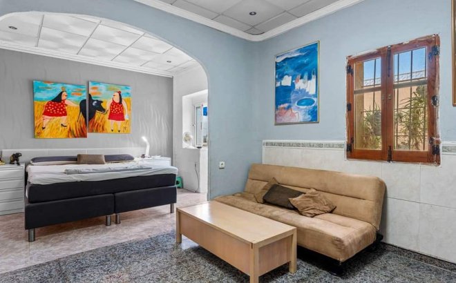 Revente - Finca -
Los Montesinos - Costa Blanca