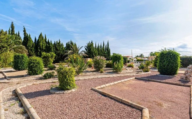Revente - Finca -
Los Montesinos - Costa Blanca