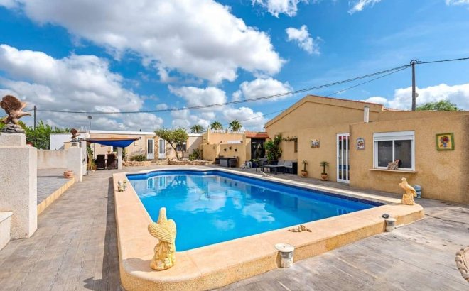 Revente - Finca -
Los Montesinos - Costa Blanca