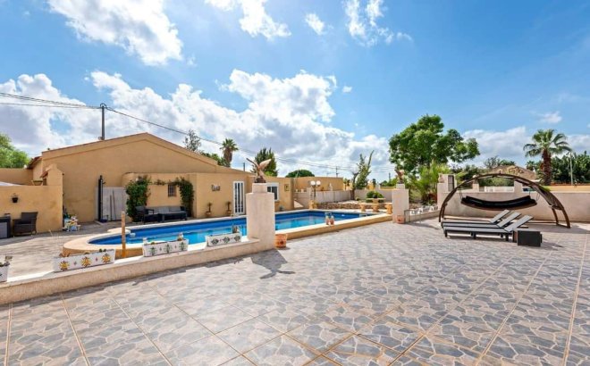 Revente - Finca -
Los Montesinos - Costa Blanca