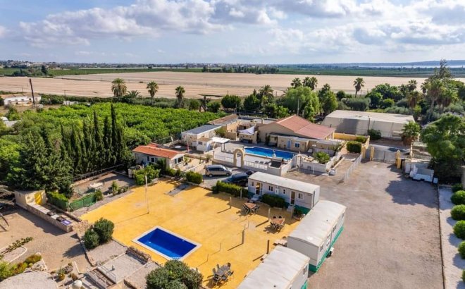 Revente - Finca -
Los Montesinos - Costa Blanca