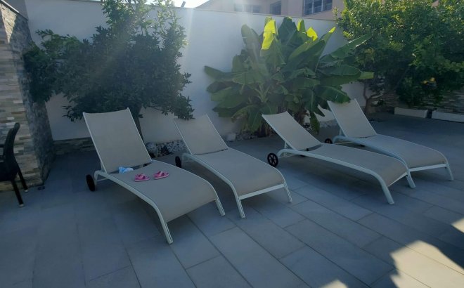 Resale - Villa -
Orihuela Costa - La Zenia